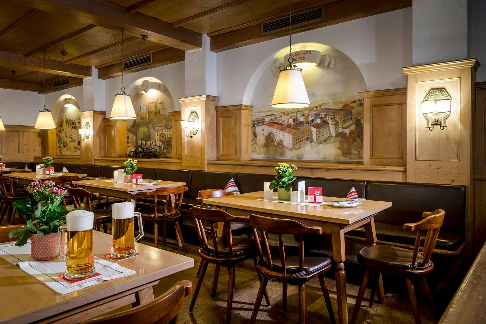 Braurestaurant-Baenke-mit-zwei-Bier-slider