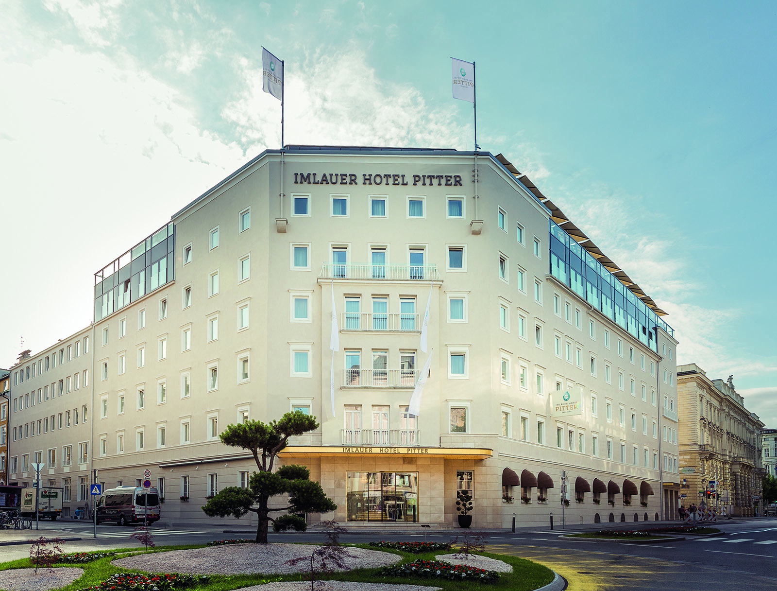 IMLAUER-HOTEL-PITTER_main-entrance-Montage-Jakob