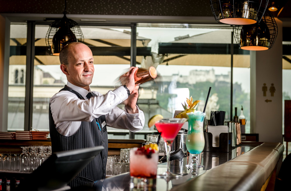 Sky Bar Bartender IMLAUER HOTEL PITTER Salzburg