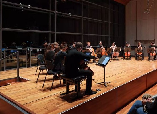 Herbsttöne 2 b Bild: Orchester beim Kammermusikfestival HerbstTöne