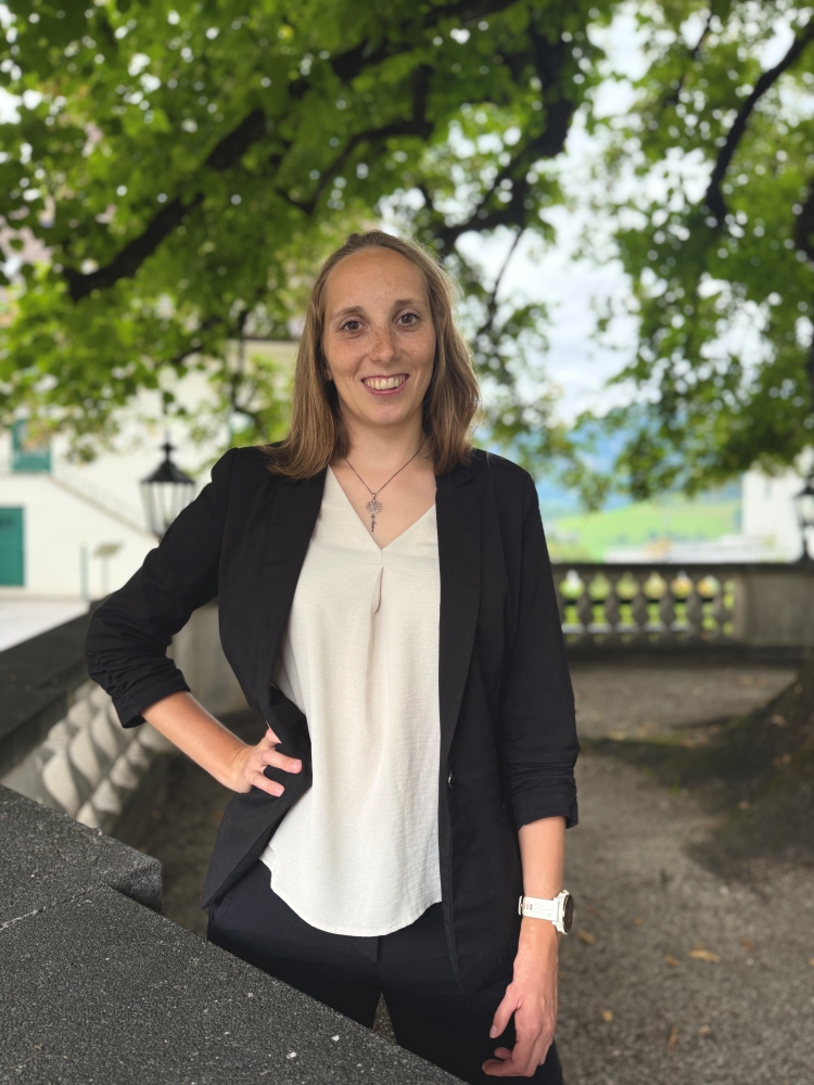 Bild: Mitarbeiterin im IMLAUER Hotel Schloss Pichlarn