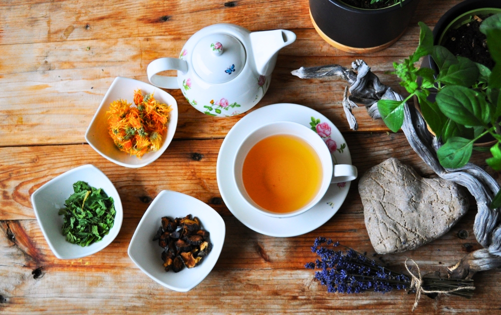 Bild: Kräuter und Tee für Tinas KräuterRoas