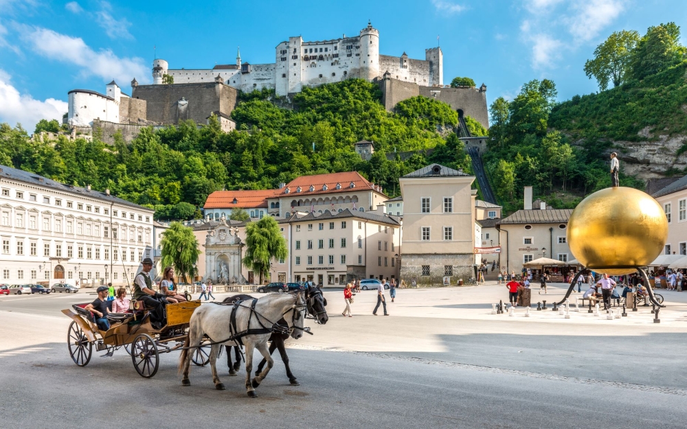 Fiaker Turismo Salzburgo Breitegger Günter Foto: Fiaker en Kapitelplatz